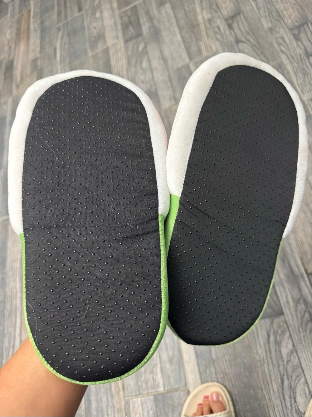 Super plants adult slippers  women’s 9/10 - men’s 7/8)